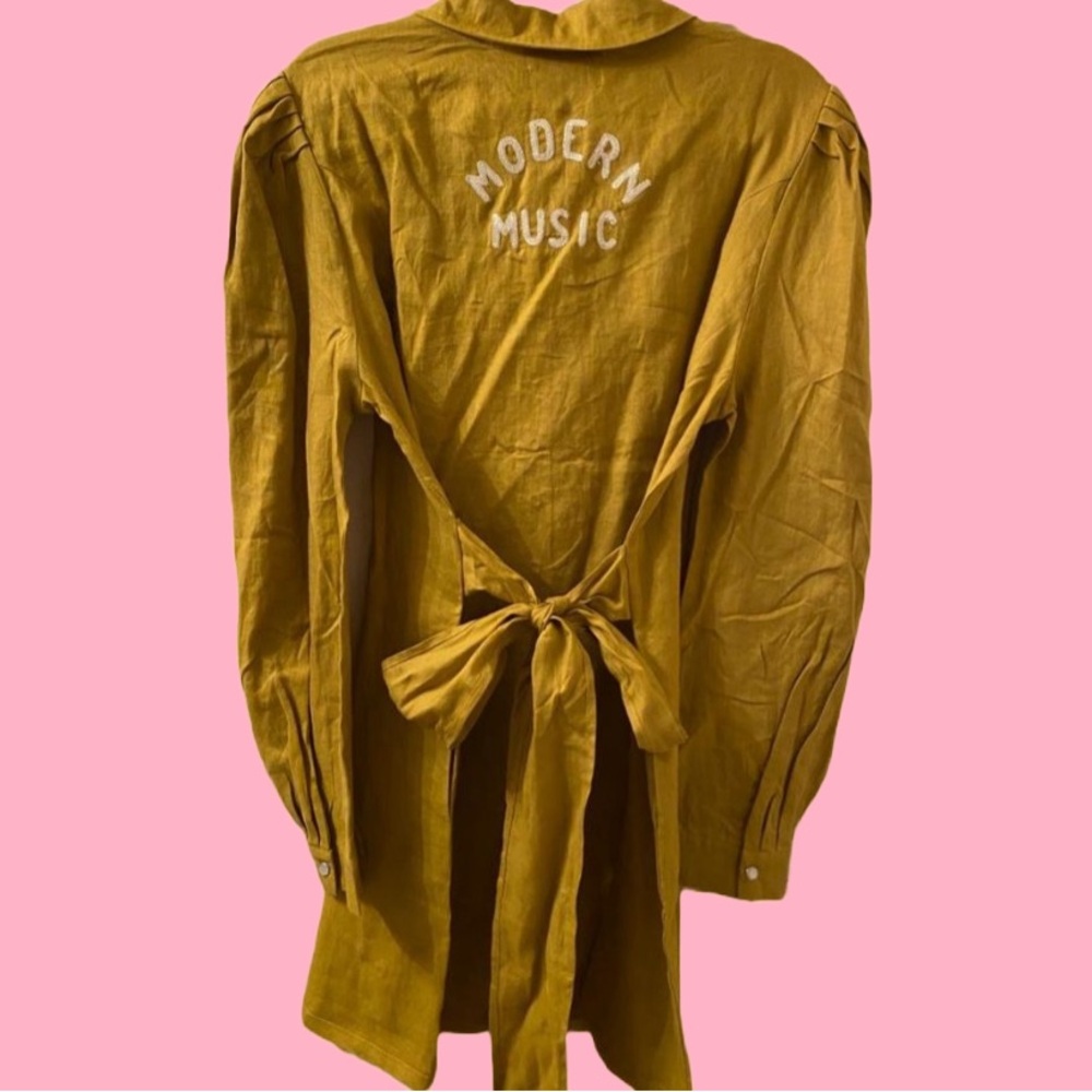 🎶 fashion brand company modern music dress 🎶